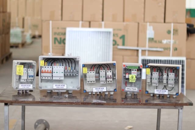 service-maintaianace-loom-solar